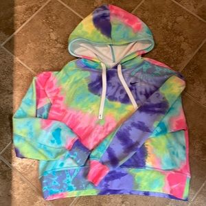 ** NWT ** Nike tie-dyed cropped hoodie